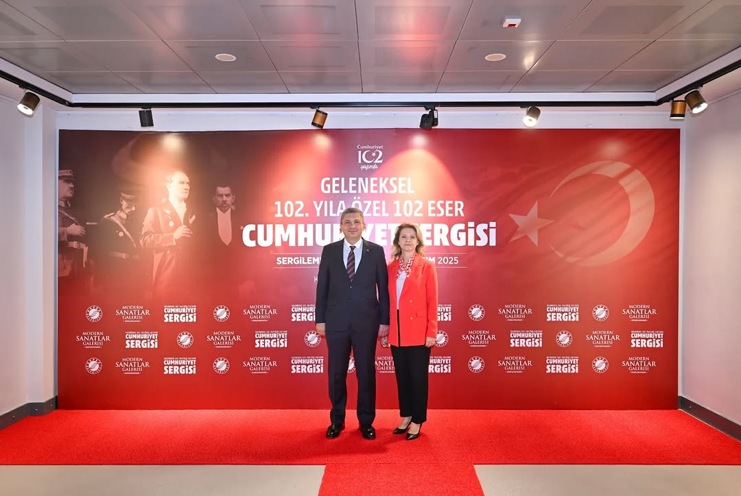 Antalya'da Cumhuriyetin 102. Yılı 102 Eserle Kutlandı