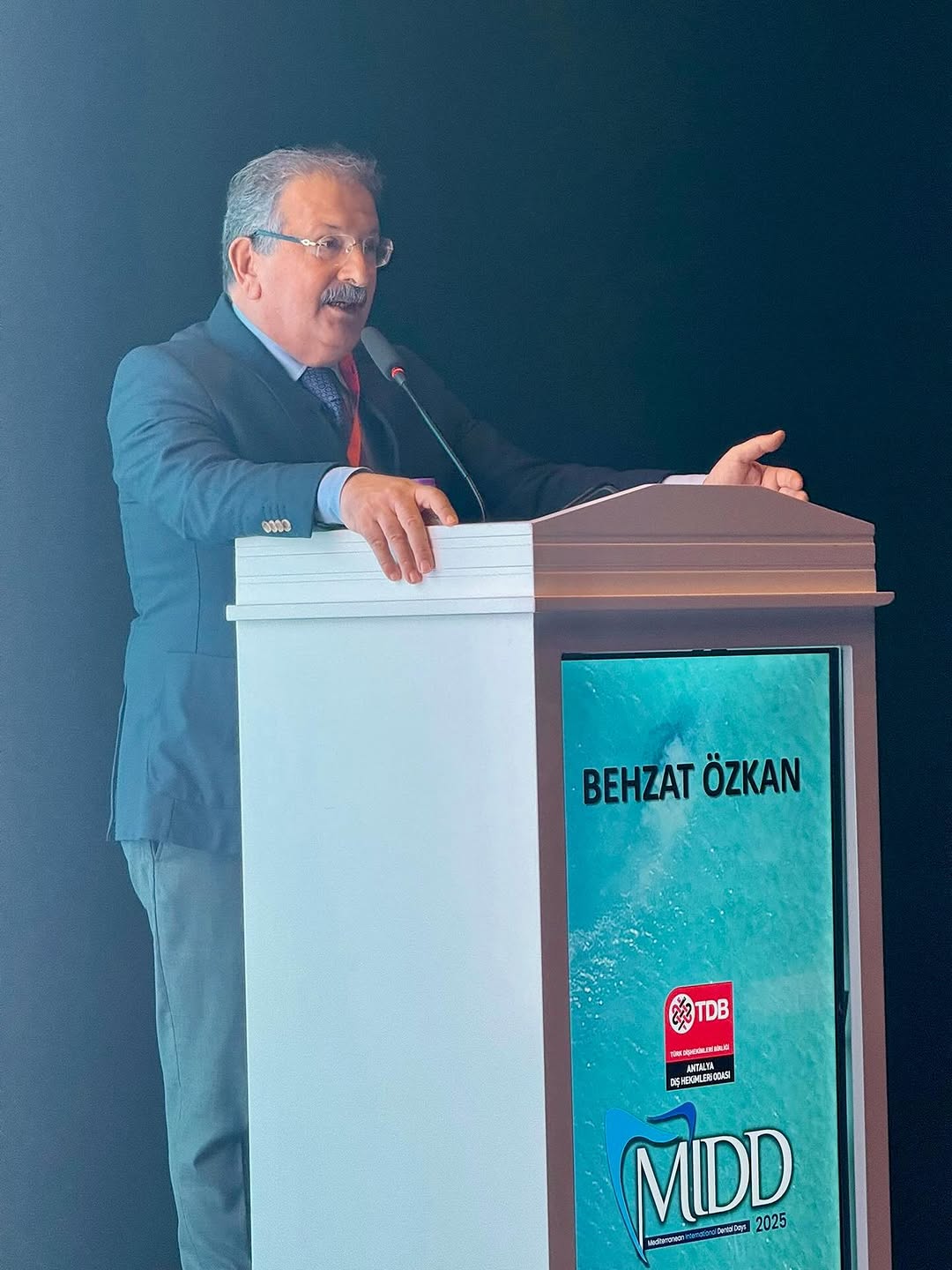 Antalya'da Akdeniz'in Uluslararası Diş Hekimliği Günleri Kongresi Düzenlendi