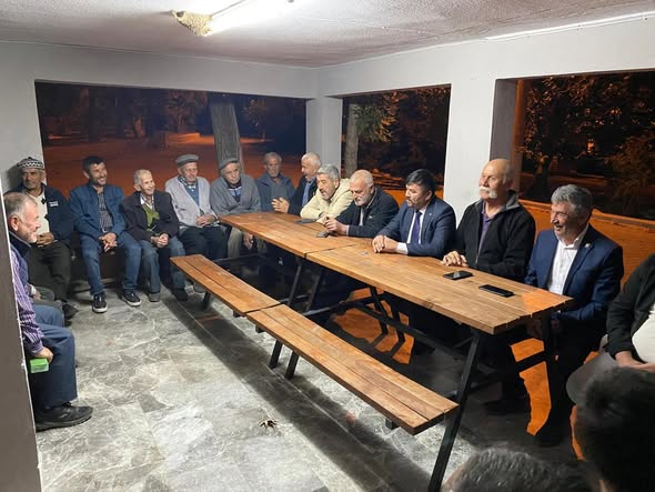 MHP'den Finike'de 'Hayırlı Günler Komşum Ziyaretleri'