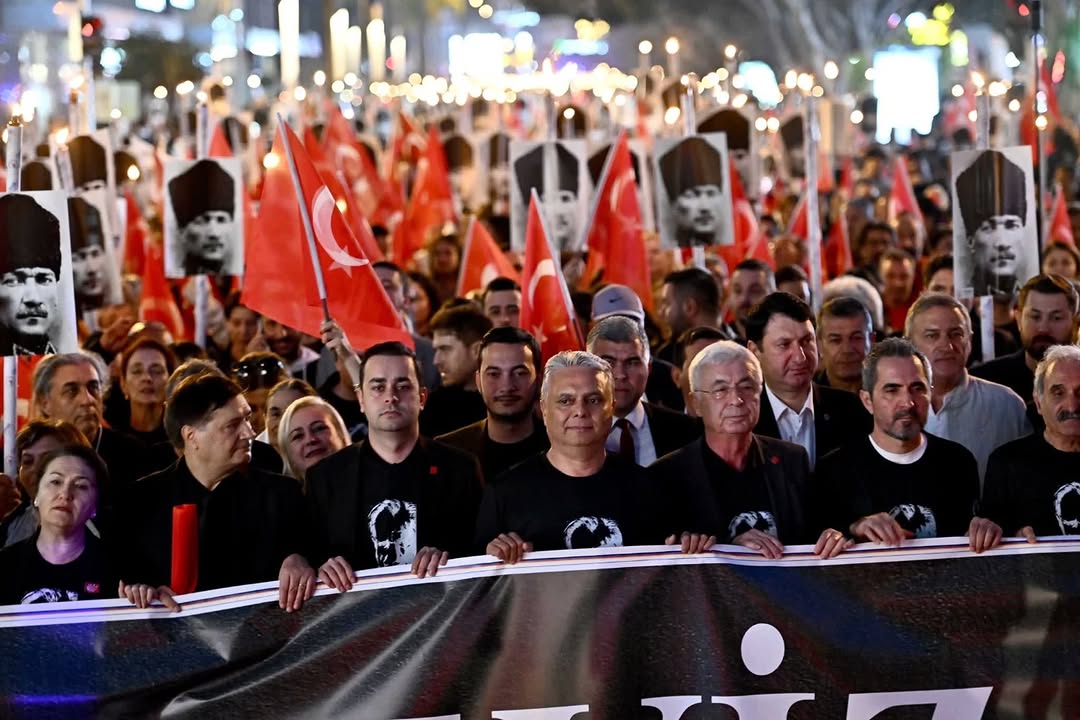 CHP Antalya İl Başkanlığı, 10 Kasım'da Atatürk İçin Saygı Yürüyüşü Düzenledi