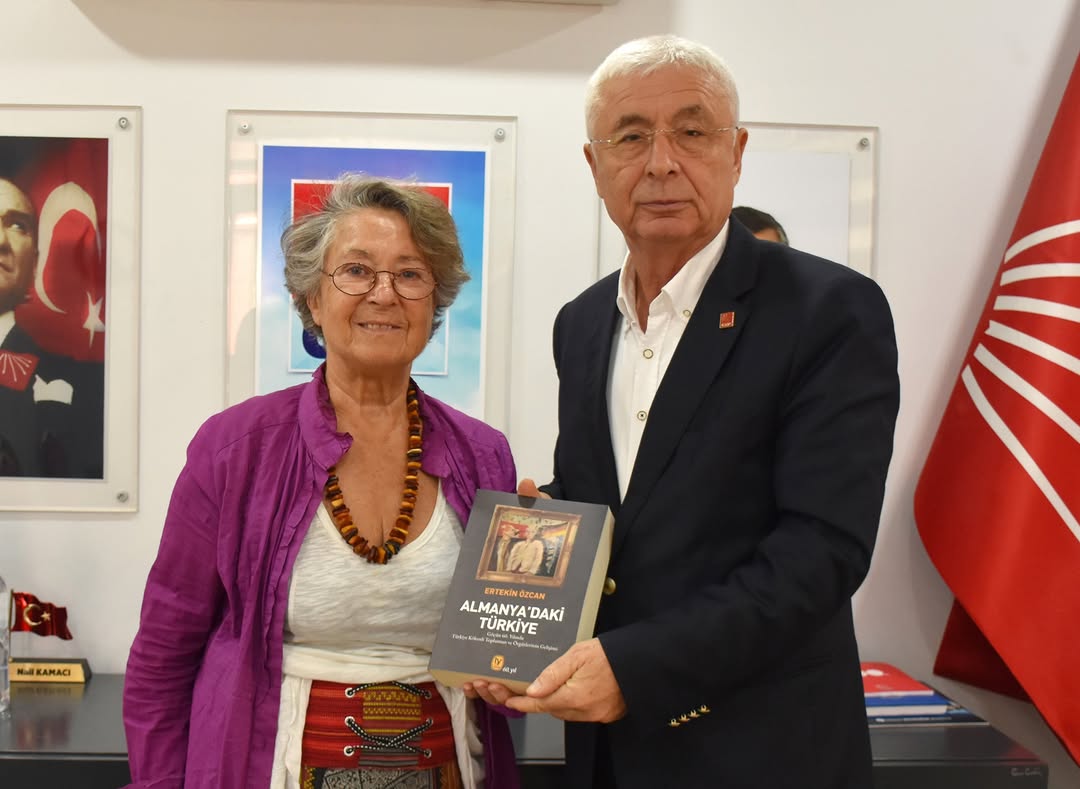 CHP Antalya İl Başkanı Kamacı, Almanya'daki Türk Toplumunun Öncü İsimlerinden Dr. Ertekin Özcan'ın Eşini Ağırladı