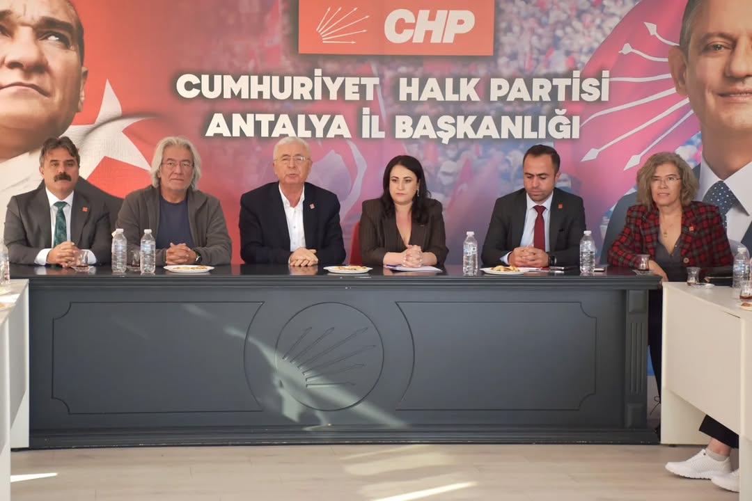 CHP Antalya'da Parti Okulu Koordinatörlüğü Görev Değişimi