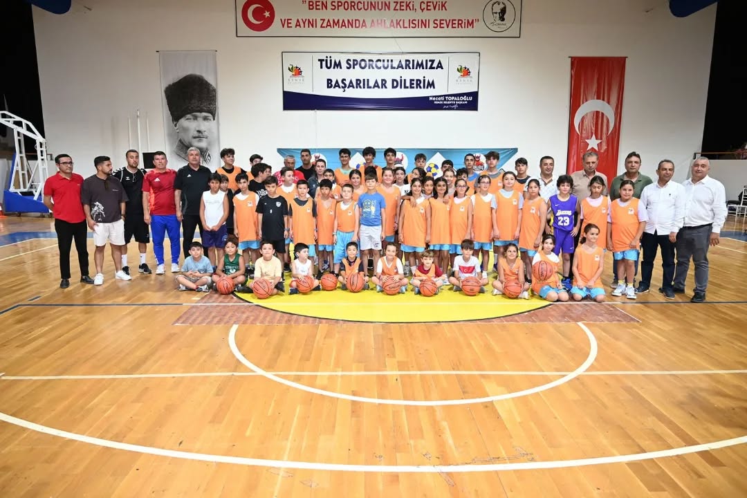 Kemer Belediyespor, Tarihinin İlk Resmi Basketbol Maçına Hazırlanıyor