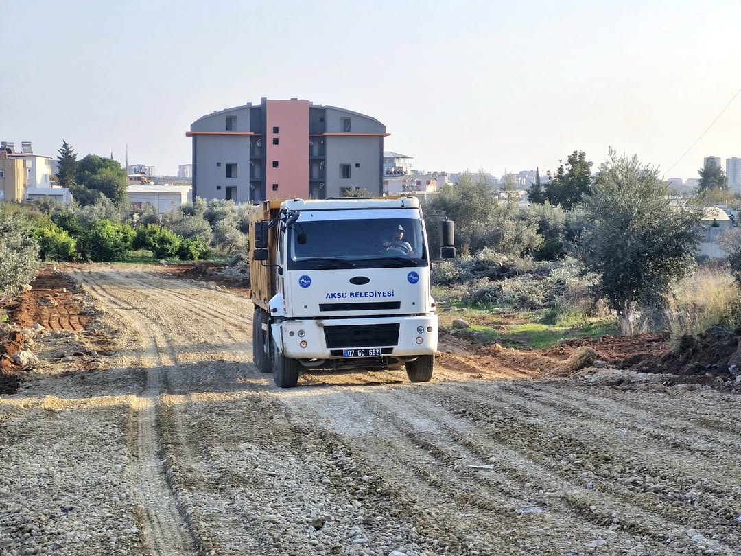 Aksu'da Yeni İmar Yolu Çalışması: Güzelyurt Mahallesi'ne Ulaşım Kolaylığı