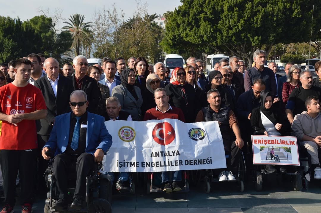 CHP Antalya İl Başkanlığı, 3 Aralık Dünya Engelliler Günü'nde Engelsiz Bir Kent İçin Meydanda
