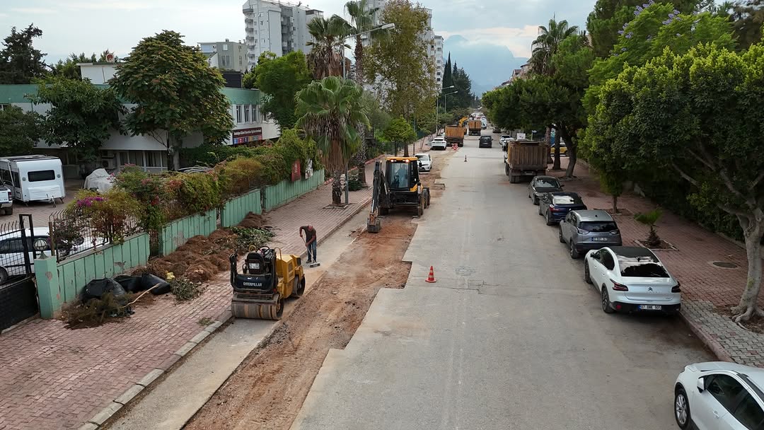 Antalya'da Altyapının Ardından 6 Yılda 3.5 Milyon Metrekare Asfalt Yenilendi