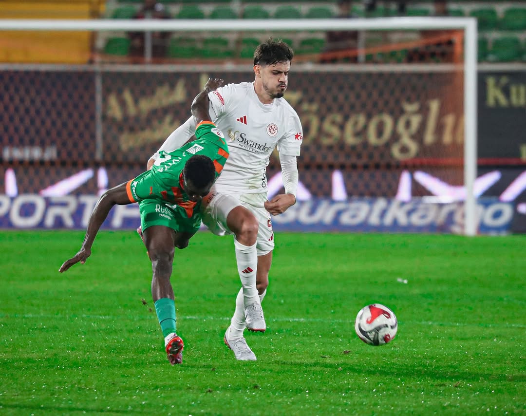 Antalyaspor ve Alanyaspor Sona Eren Maçta Golsüz Berabere Kaldı