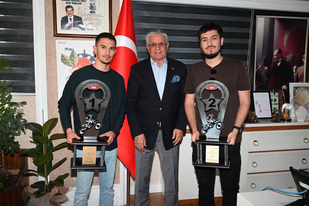 Kemerli Enduro Sporcuları Başarılarını Belediye Başkanına Anlattı