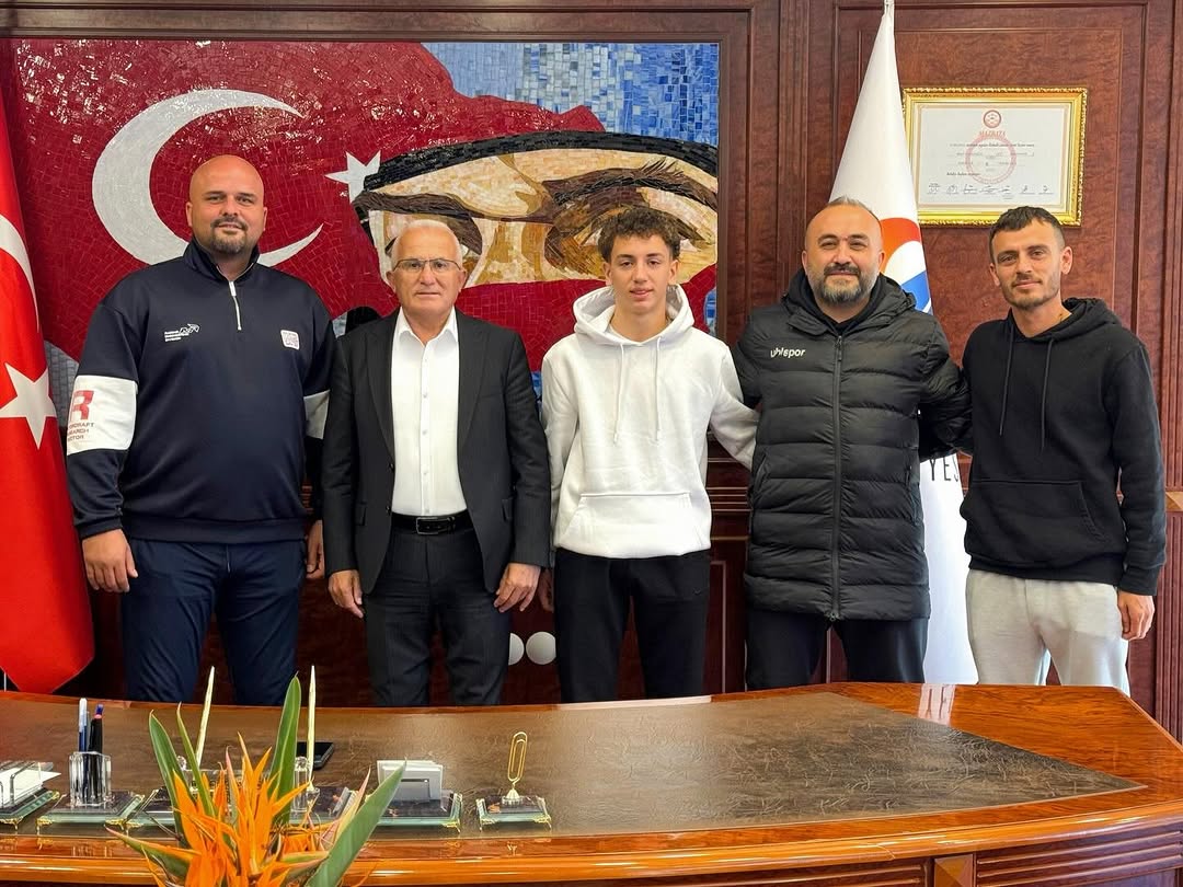 Kumlucalı Genç Yetenek Muhterem Yiğit Uluöz Trabzonspor'a Transfer Oldu
