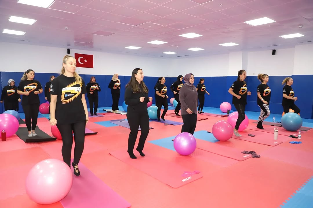 Antalya Aksu'da Çocuklar ve Kadınlar Sporla Buluştu