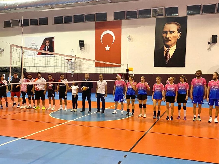 Demre'de Noel Baba Vedyol Turnuvası Heyecanı Başladı