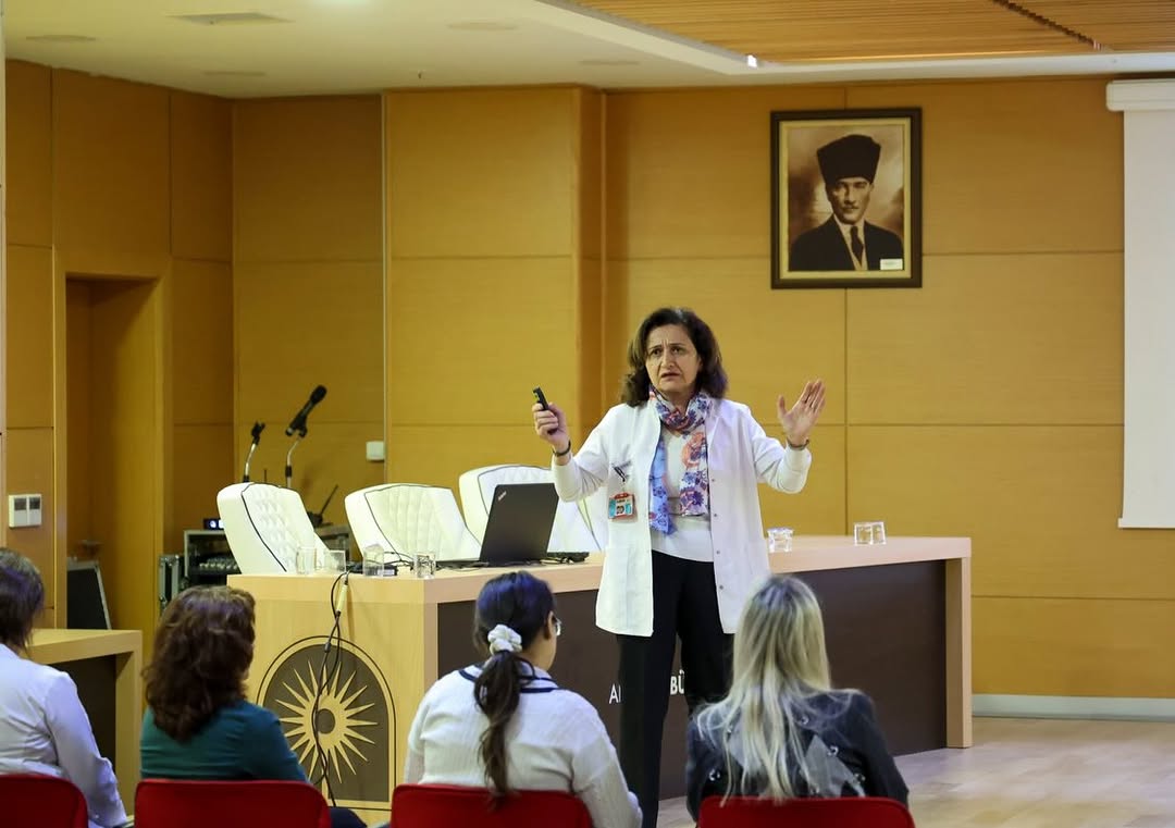 Antalya Büyükşehir Belediyesi Personeline Kanser Farkındalık Eğitimi