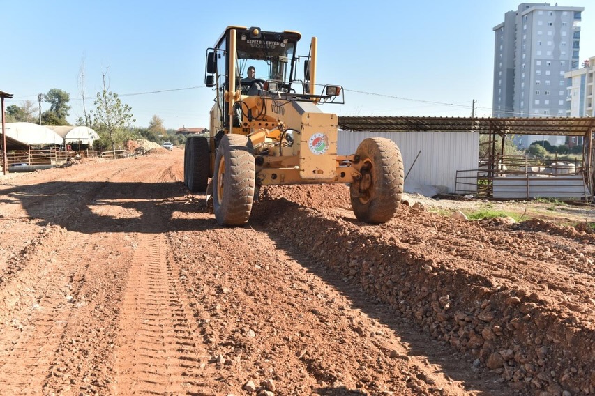 Kepez'de Ulaşımı Rahatlatacak Yeni Yol Çalışması Hızla İlerliyor