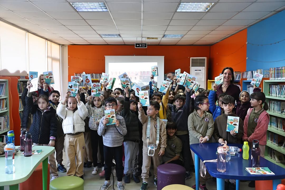 Antalya'da Çocuklar Yazar Burcu Bahar ile Buluştu