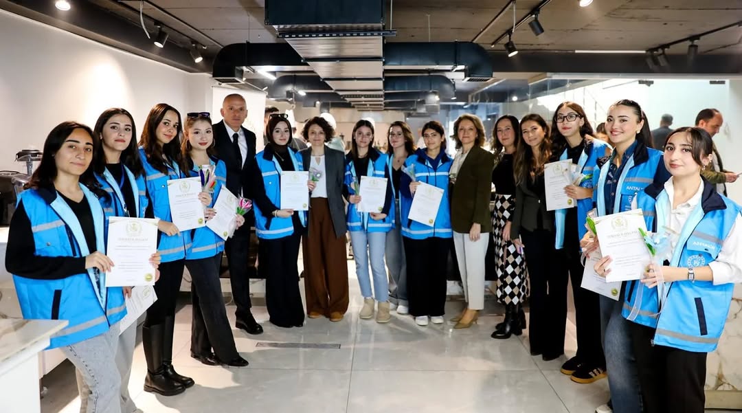 Engeller Mutfakta Aşıldı: Antalya'da 