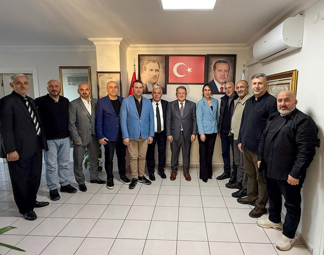 Antalya Karadenizliler Derneği Başkanı, İl Sağlık Müdürü'nü Ziyaret Etti