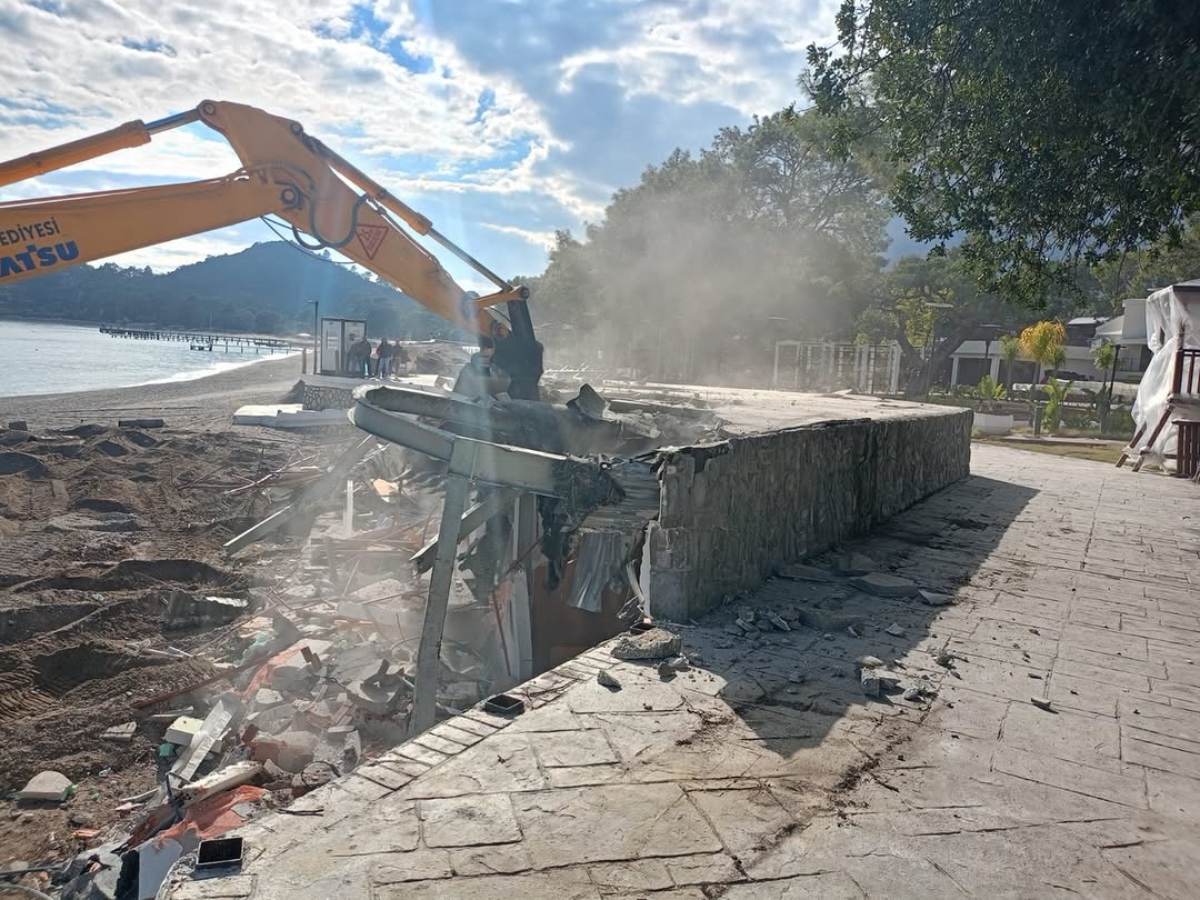 Kemer Belediyesi Kaçak Yapılarla Mücadelede Yıkım Operasyonunu Başlattı