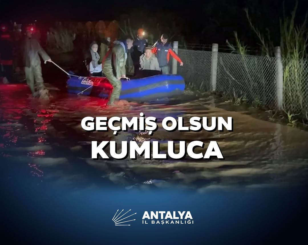 Antalya Kumluca'da Sel Felaketi: Tarım Arazileri ve Çiftçiler Zarar Gördü