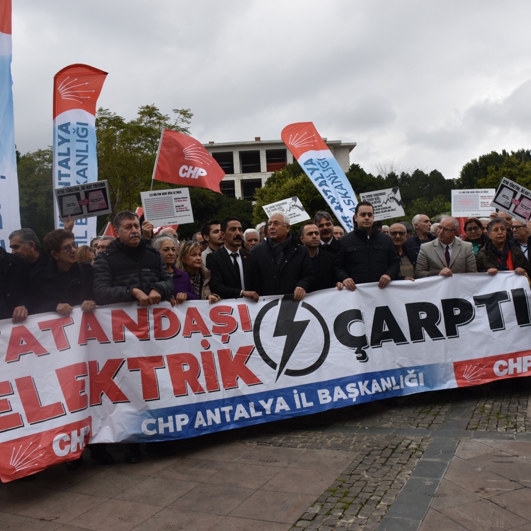 CHP Antalya'dan Elektrik Faturalarındaki Fahiş Artışa Sert Tepki