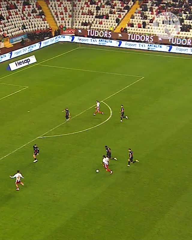 Antalya Spor FK'da Yeni Teknik Ekip: Samet Akacak ve Sander van der Streek