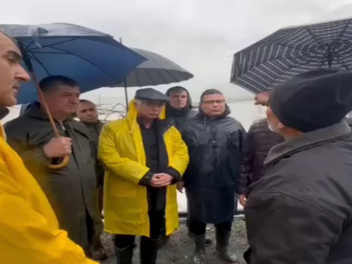 CHP'li Siyasetçiler Kumluca'daki Hortum Felaketi Sonrası Vatandaşların Yanında