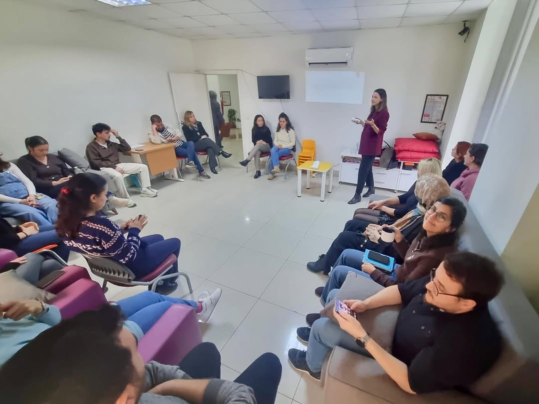 Antalya'da Sosyal Hizmet Çalışanlarına Psikolojik Dayanıklılık Eğitimi