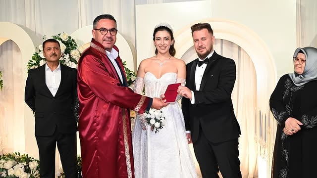 Finike Belediyesi Başkan Yardımcısı Dönmez, Morkaya ve Güleç Ailelerinin Nikahını Kıldı