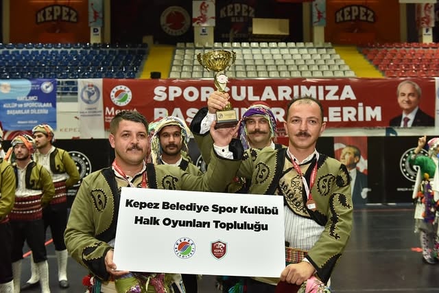 Kepez Belediyesi Halk Oyunları Topluluğu Türkiye Grup Yarışması’nda Birinci Oldu