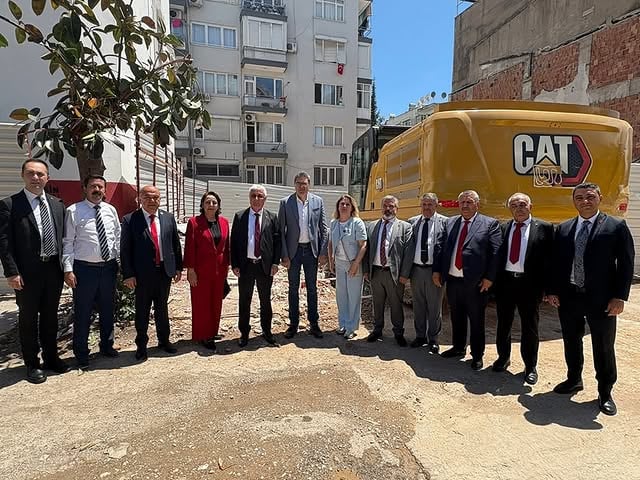 CHP Antalya'da Yeni İl Binası İnşaatına Başlanıyor