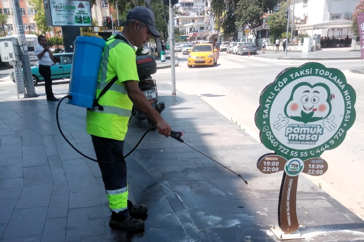 Serik Belediyesi Temizlik Çalışmalarına Devam Ediyor