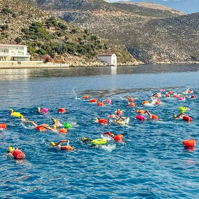 Kaş'ta Uluslararası Yüzme Yarışı Dostlukla Tamamlandı