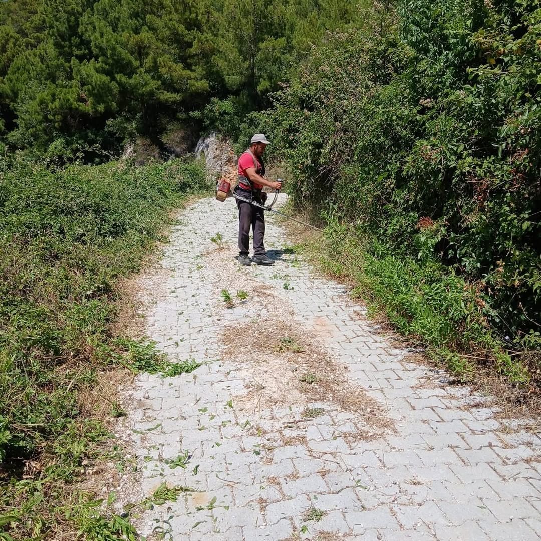 Antalya Akseki Belediyesi Kepez Mahallesi'nde Ot Kesim Çalışmalarını Tamamladı