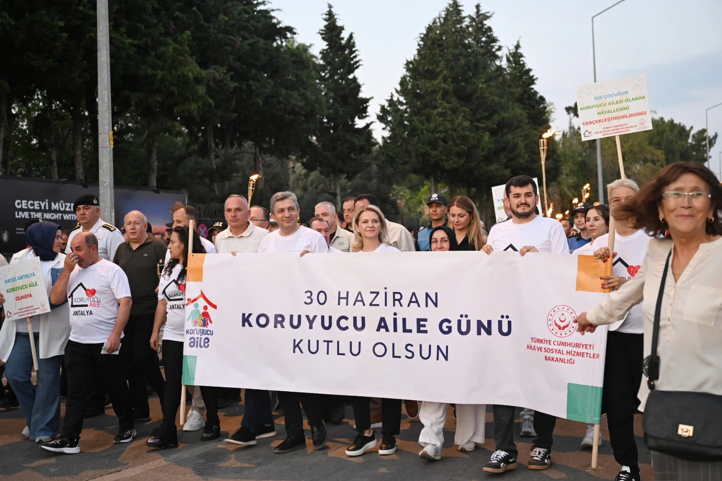 Antalya'da Koruyucu Aile Şenliğiyle Geleceğe Umut