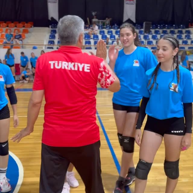 Antalya Kemer Belediyesi Ücretsiz Spor Kursları Başladı