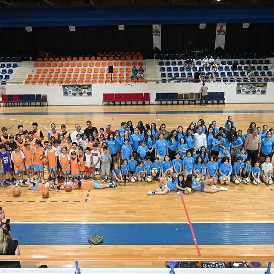 Antalya Kemer Belediyesi Ücretsiz Basketbol ve Voleybol Kursları Başladı