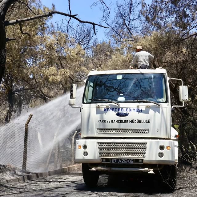 Antalya Kepez'de Orman Yangınına Hızlı Müdahale: Kepez Belediyesi Destek Verdi