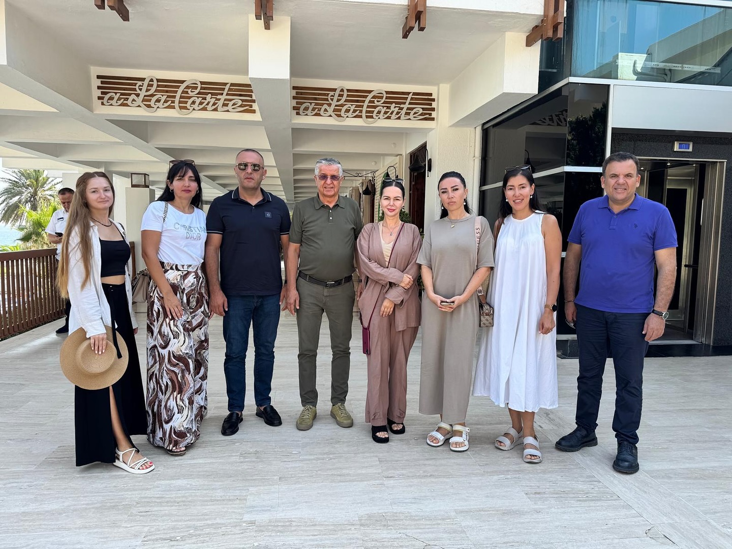 Kemer'de Yabancı Uyruklu Kadınların Temizlik Hareketine Belediye Desteği