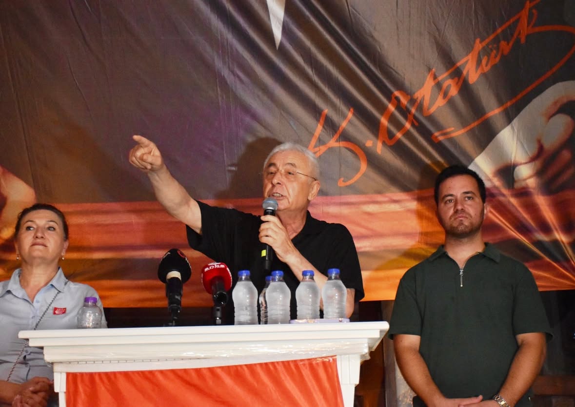 Antalya'da Hukuk ve Demokrasi İçin Omuz Omuza: Muhittin Böcek Yalnız Değildir