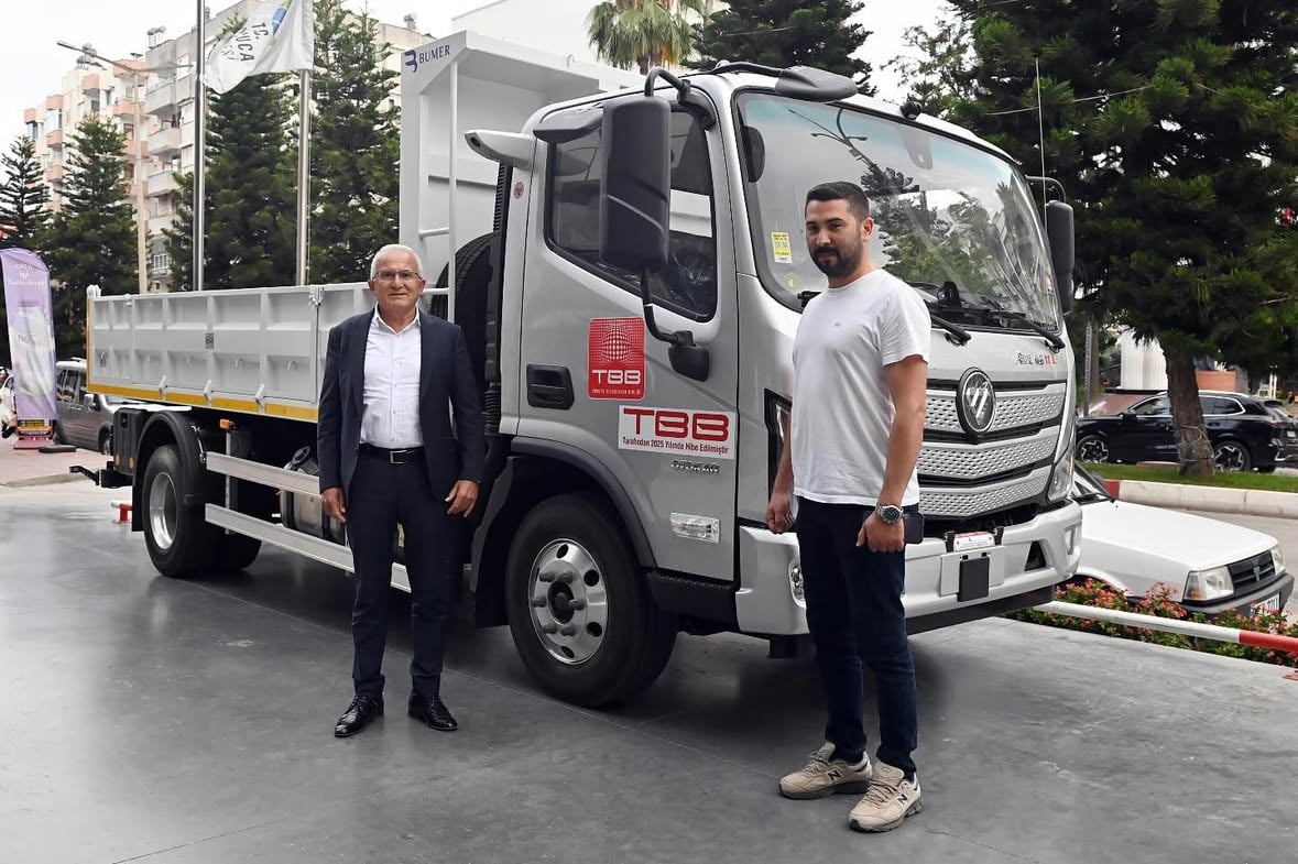 Kumluca Belediyesi Filosuna Damperli Kamyon Eklendi