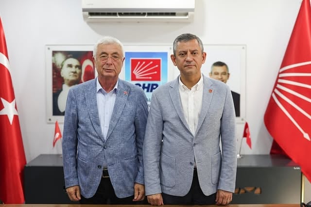 CHP Antalya İl Başkanlığı, Genel Başkan Özgür Özel'i Karşıladı