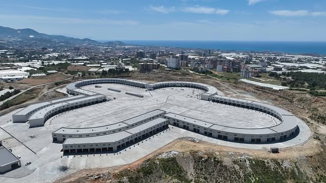 Alanya Toptancı Hal Kompleksi İnşaatı Son Aşamalarda: Tarım ve Ticaret Güçleniyor