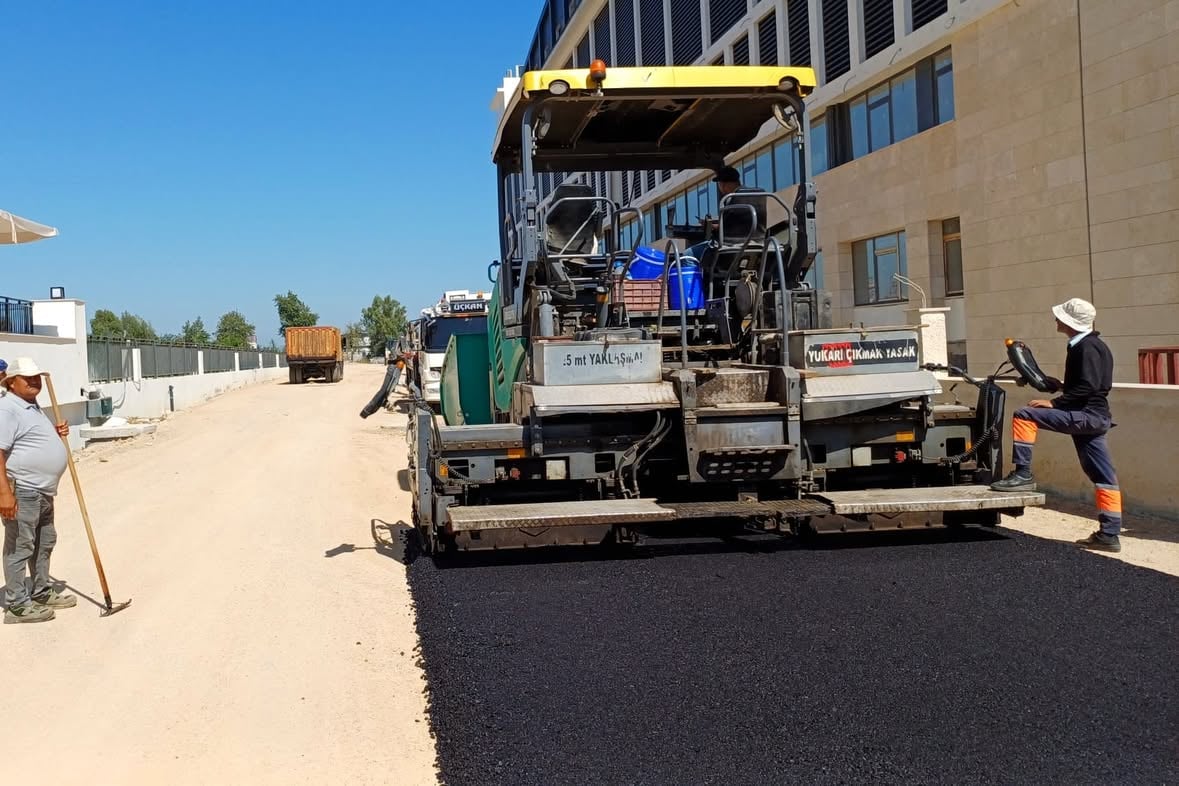 Antalya Serik'te Asfalt Çalışmaları Devam Ediyor