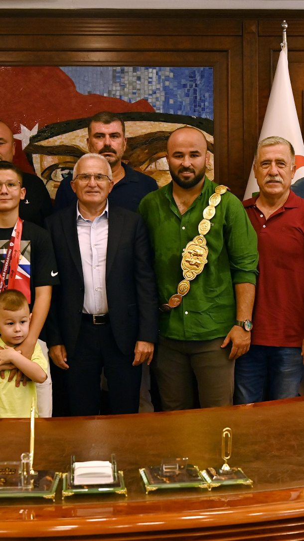 Kumluca'da Kırkpınar Şampiyonları Coşkuyla Karşılandı