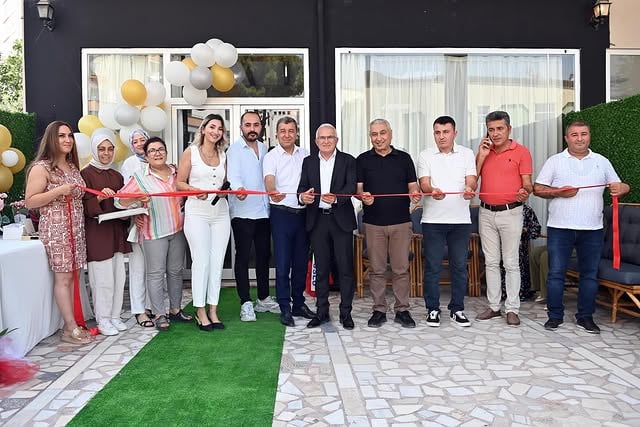 Antalya Kumluca'da Yeni İşletme Açıldı: Gözde Çağlar Hair Make Up Hizmete Başladı
