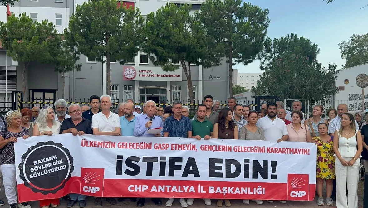 CHP Antalya'dan LGS Soru Sızma İddialarına Tepki