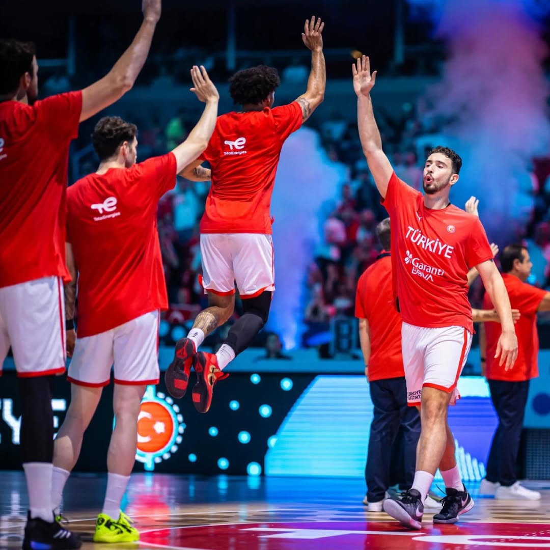 A Milli Erkek Basketbol Takımı EuroBasket Yarı Finaline Yükseldi