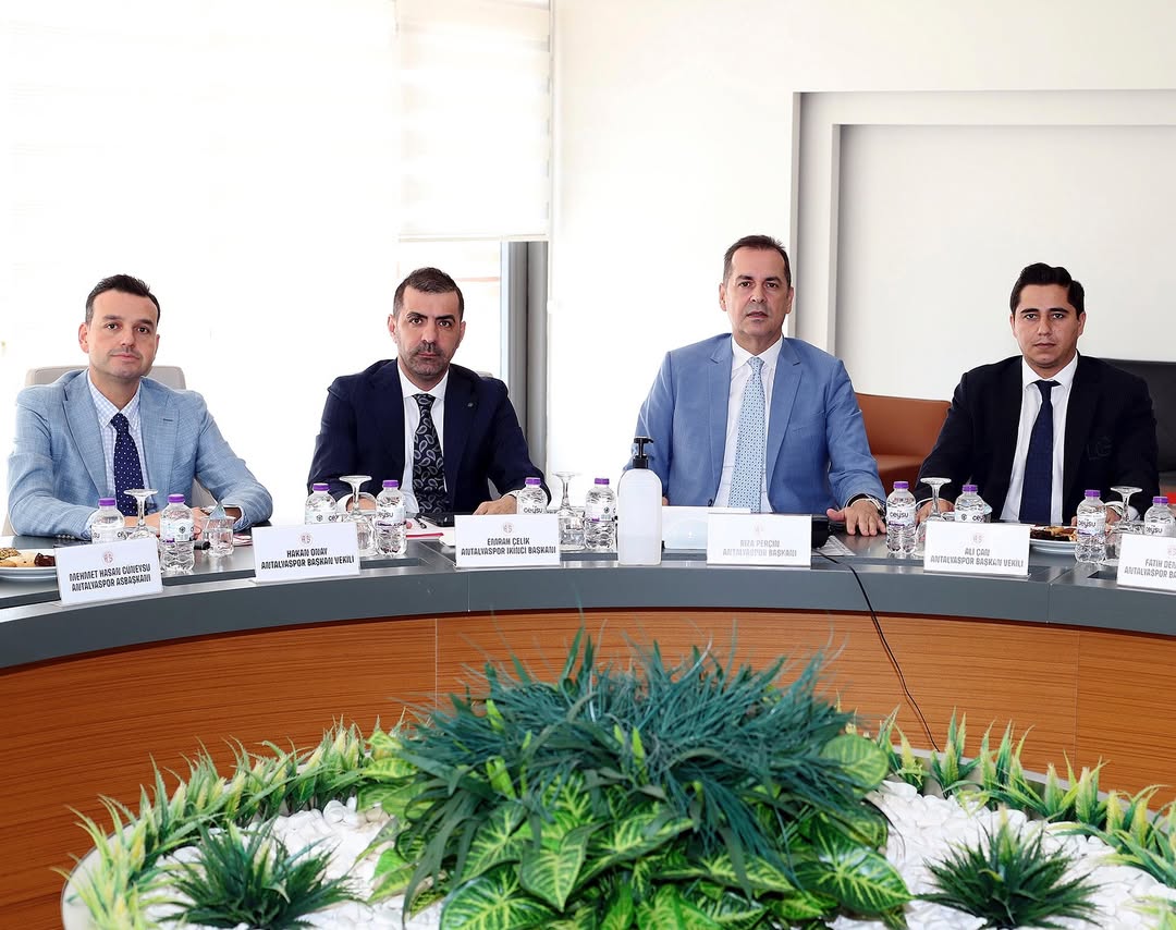 Antalyaspor Yönetim Kurulu Toplantısı Gerçekleştirildi, Erkan Efeoğlu'nun Doğum Günü Kutlandı