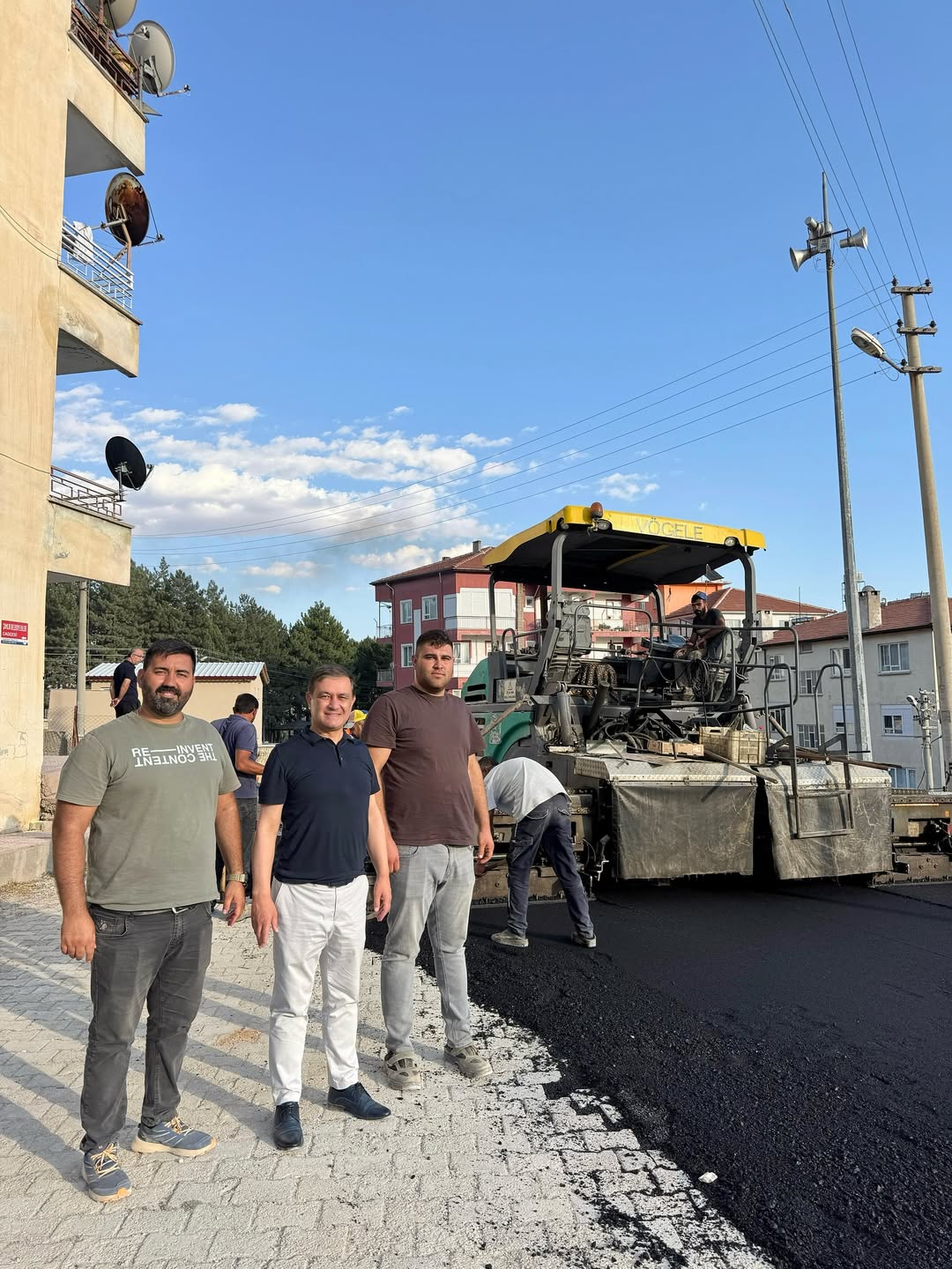 Elmalı'da Sıcak Asfalt Çalışmaları Hızla Devam Ediyor