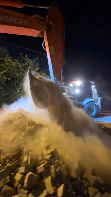 Elmalı'da Doğalgaz Çalışmaları Sonrası Yollar Sıcak Asfaltla Onarılıyor