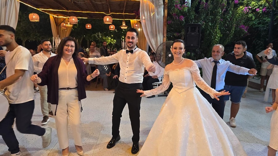 Antalya Akseki'de Düğün Sevinci: Genç Çifte Belediye Başkanı Eşlik Etti